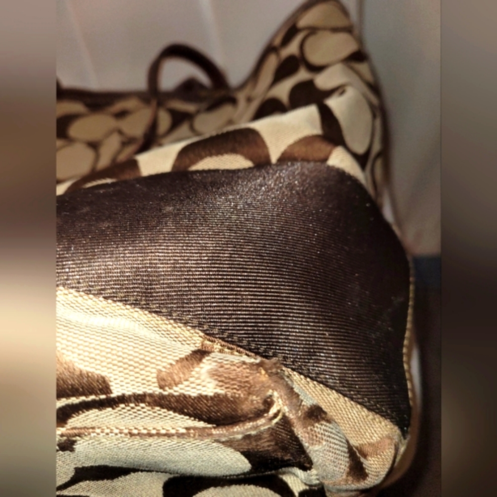 Coach purse - Picture 5 of 12